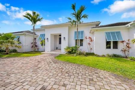 7840 SW 133rd Ter, Pinecrest, Florida 33156, USA