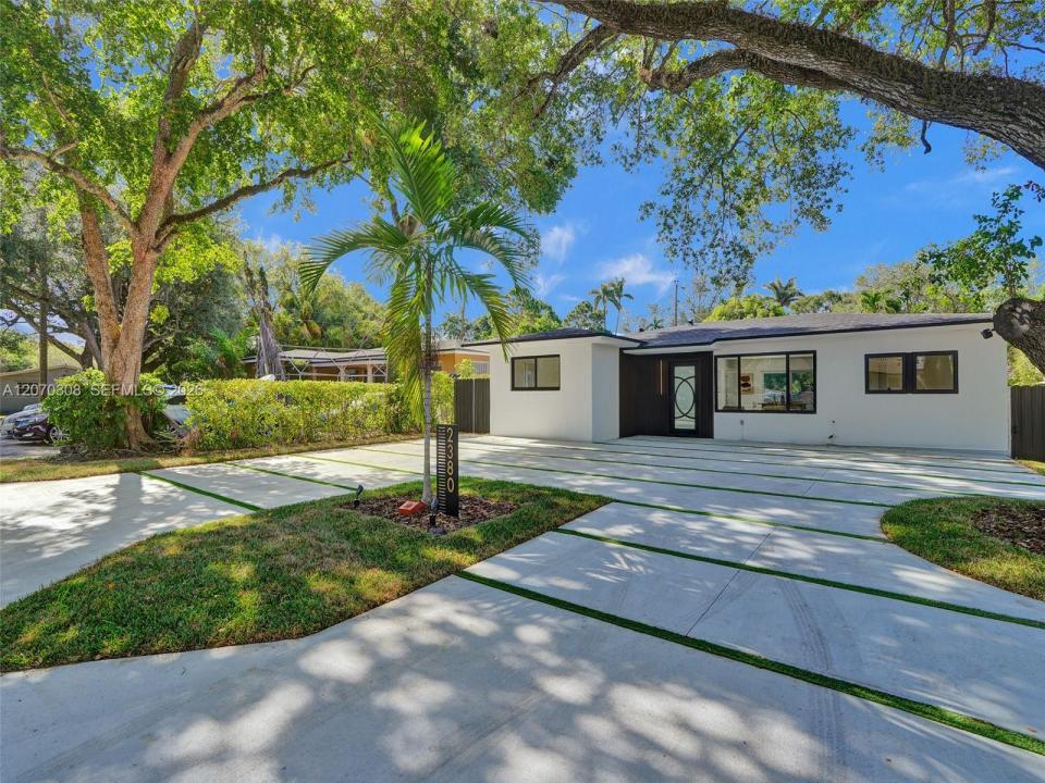 2380 NE 184th Ter, North Miami Beach, Floride 33160, États-Unis