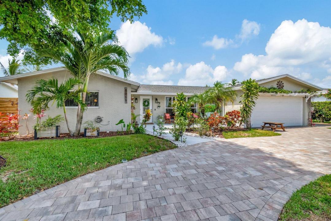 1066 SW 25TH Way, Boynton Beach, Floryda 33426, USA