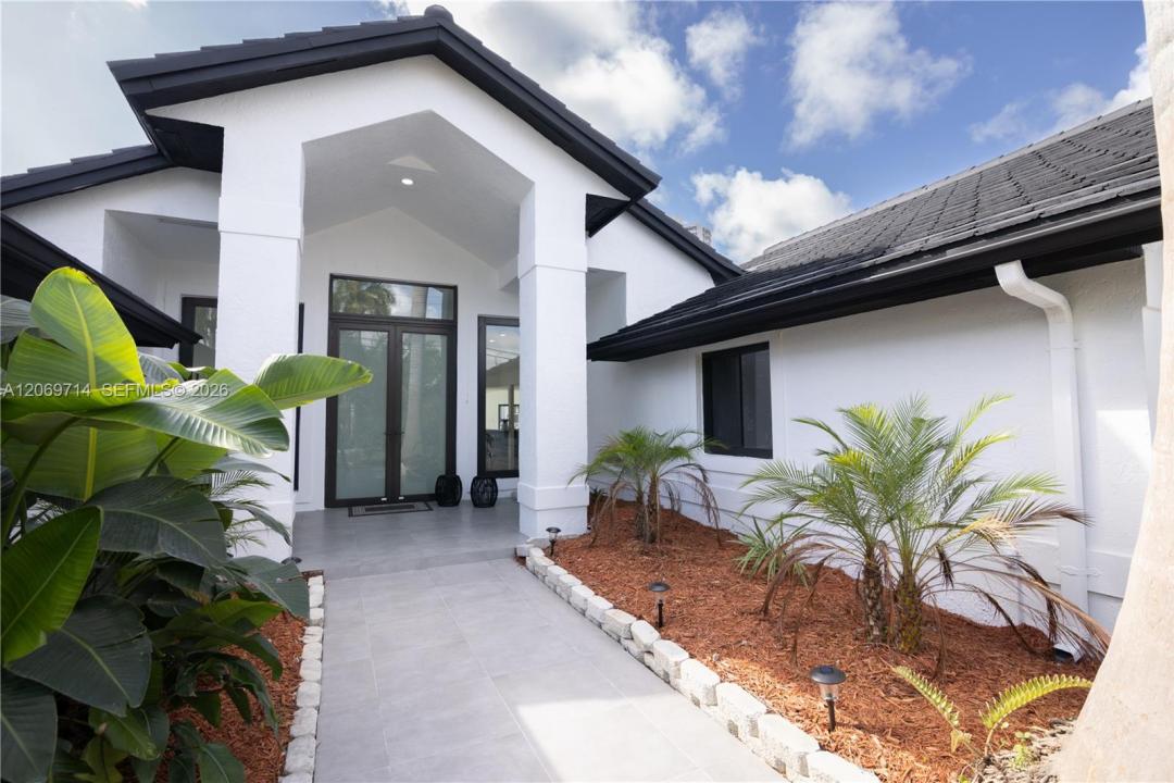 201 Holiday Dr, Hallandale Beach, Florida 33009, USA