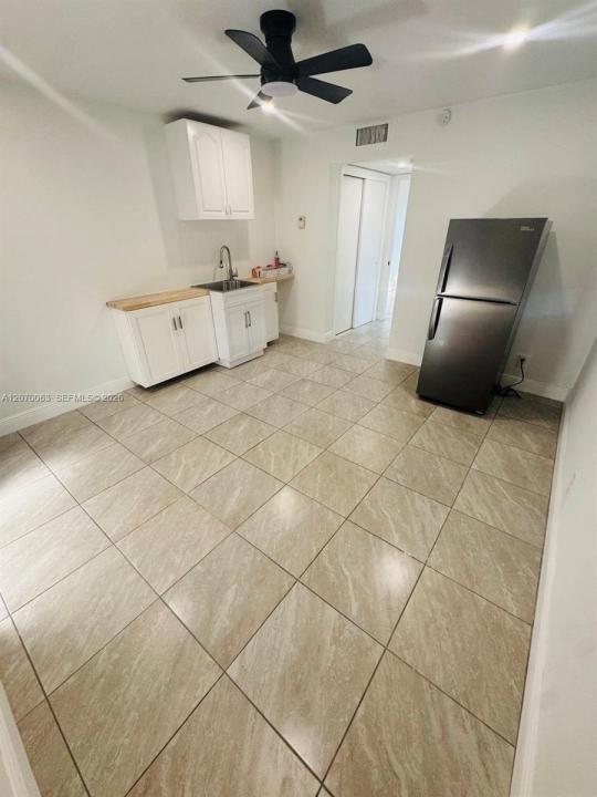 2502 Harding St 2, Hollywood, Florida 33020, USA