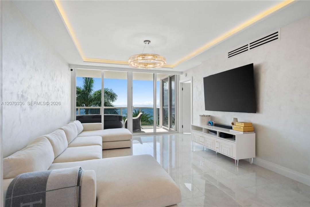 19111 Collins Ave 403, Sunny Isles Beach, Floride 33160, États-Unis