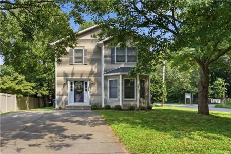 2 Lafayette Drive, Bristol, Rhode Island 02809, USA
