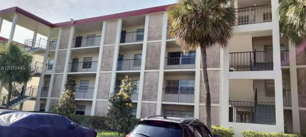 3001 NW 48th Ave 333, Lauderdale Lakes, Florida 33313, USA