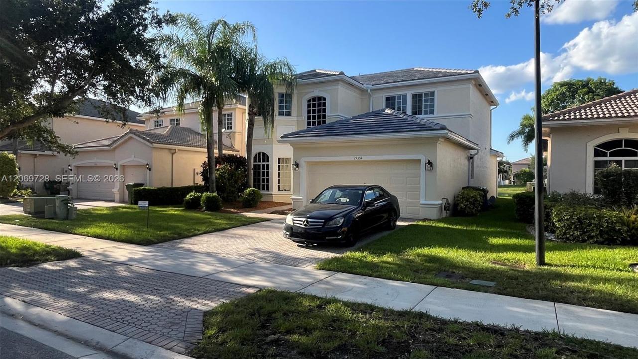 19351 SW 61st St 19351, Pembroke Pines, Florida 33332, USA