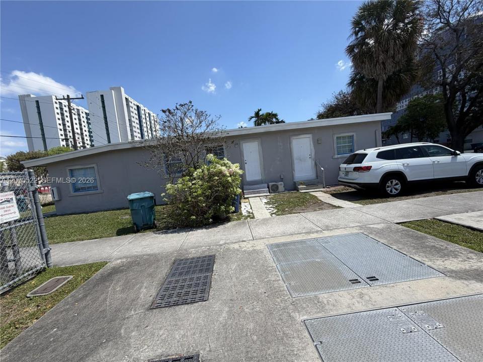 10793 SW 6th St, Sweetwater, Floride 33174, États-Unis