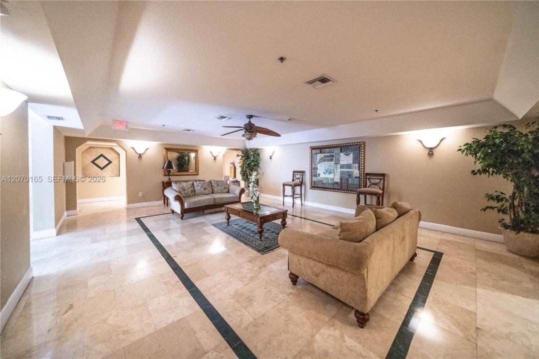 1650 Coral Way 507, Miami, Florida 33145, Stati Uniti