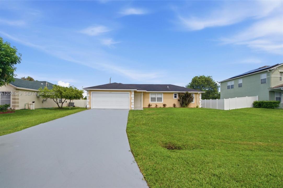 3321 SW Frankford St, Port St. Lucie, Floride 34953, États-Unis