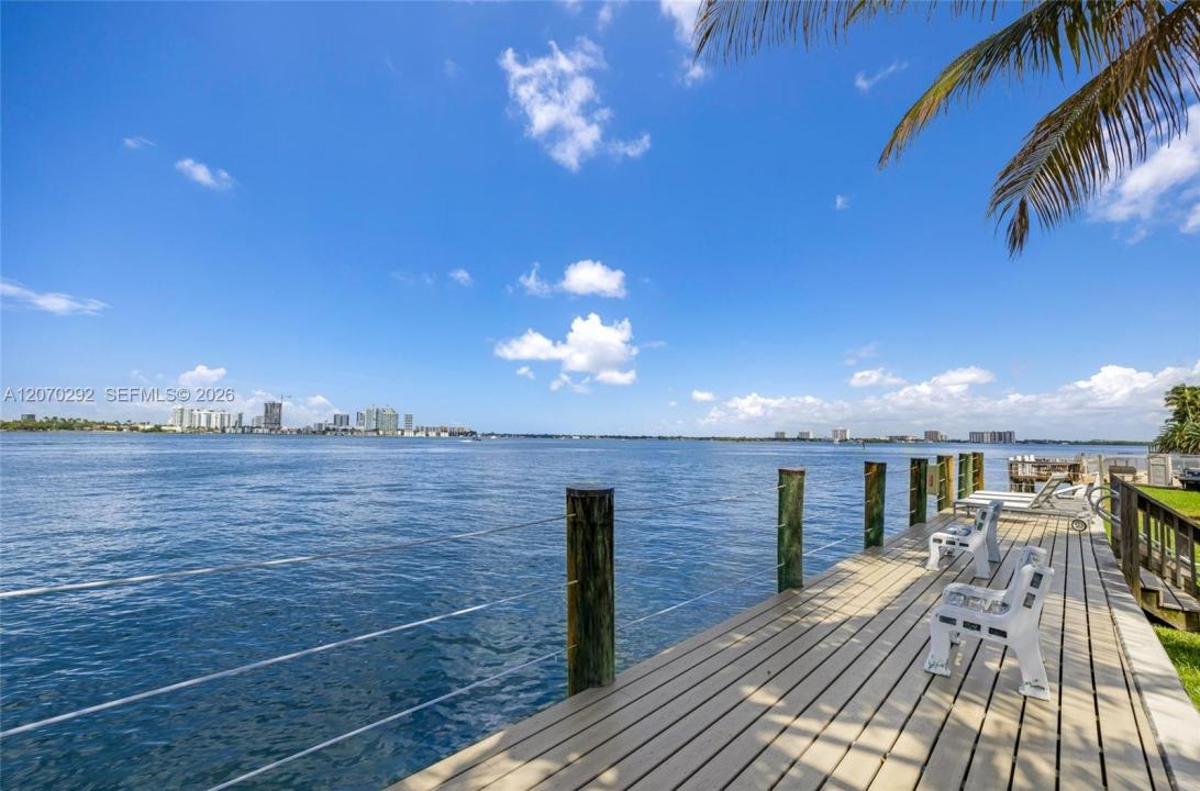 2250 Bay Dr 7, Miami Beach, Floride 33141, États-Unis