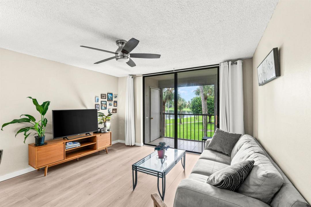 5370 LAS VERDES Circle 209, Delray Beach, Floride 33484, États-Unis