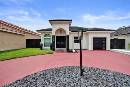 8816 NW 149th Ter, Miami Lakes, Florida 33018, USA