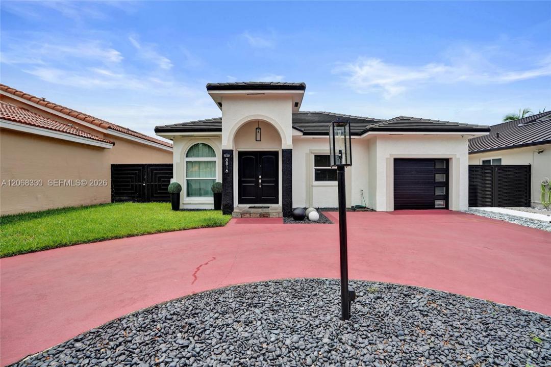 8816 NW 149th Ter, Miami Lakes, Floride 33018, États-Unis