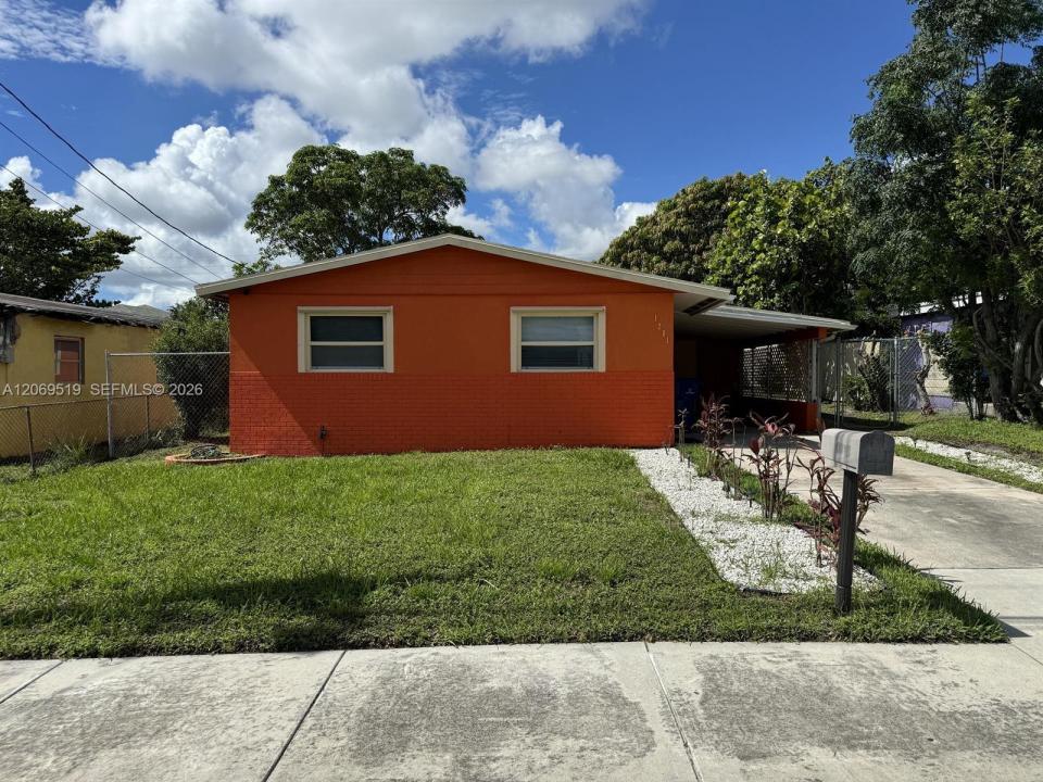 1281 W 35th St, Riviera Beach, Florida 33404, USA