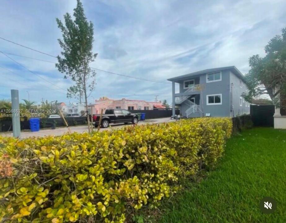 1961 NW 25th Ave 1, Miami, Florida 33125, USA