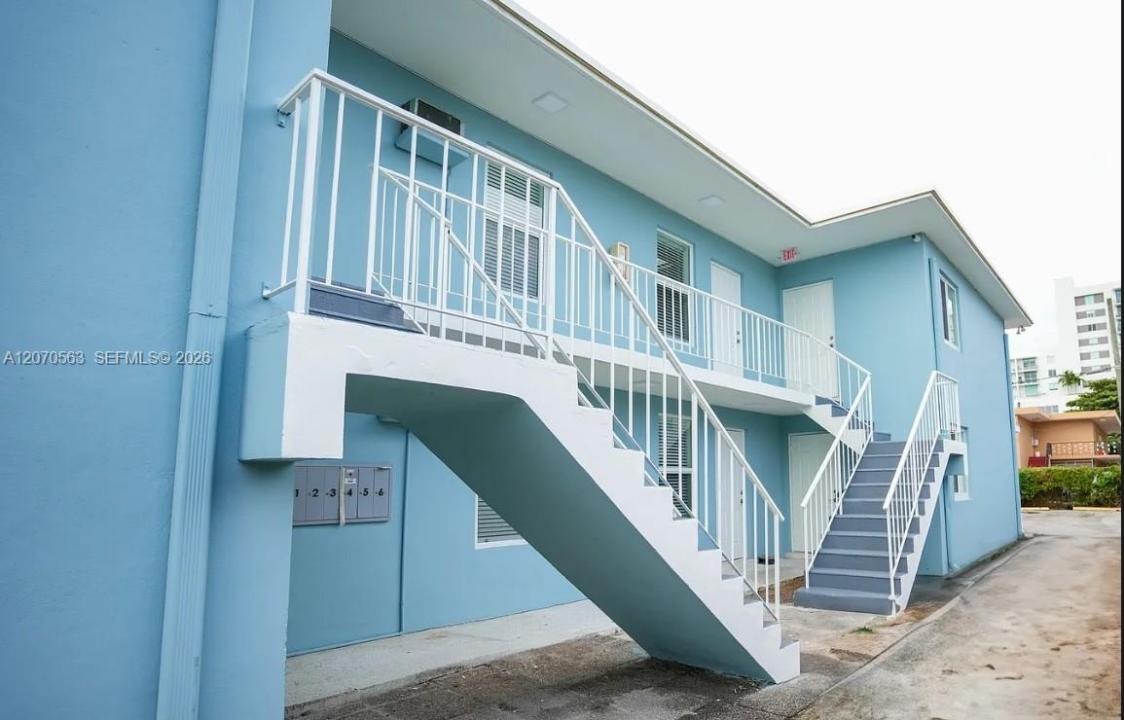 1043 NW 5th St 5, Miami, Florida 33128, Stati Uniti