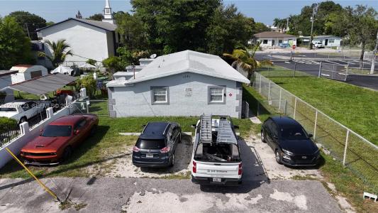 1041 NW 7th Ct, Hallandale Beach, Florida 33009, USA