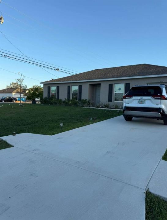 902 SW MCCRACKEN Avenue, Port St. Lucie, Flórida 34953, Estados Unidos