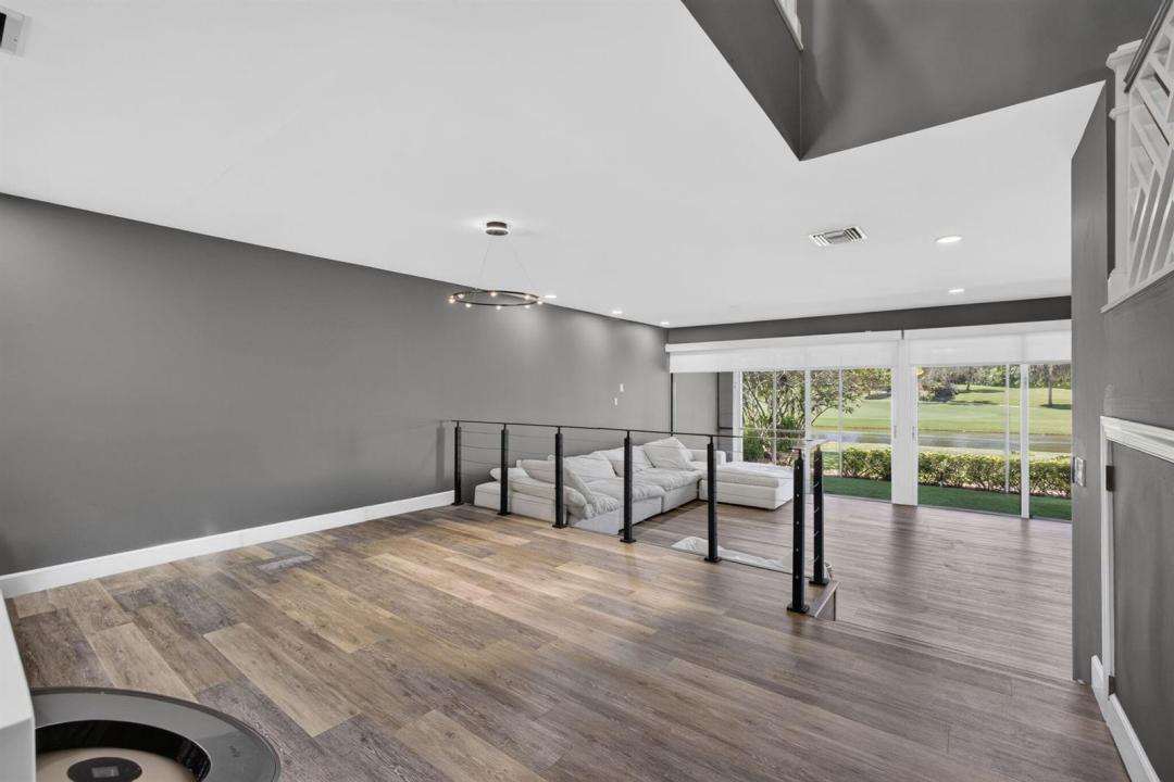 2435 PRESIDENTIAL Way G, West Palm Beach, Floride 33401, États-Unis