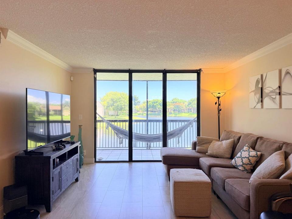 1266 S MILITARY Trail 525, Deerfield Beach, Florida 33442, USA