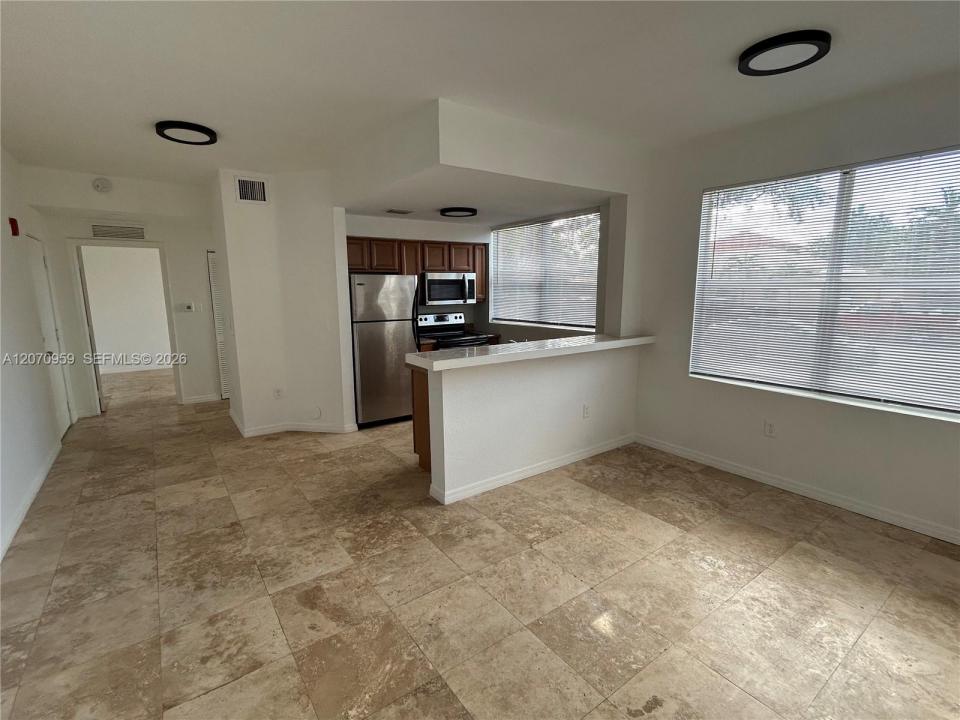 953 SW 10th St 12, Miami, Floride 33130, États-Unis