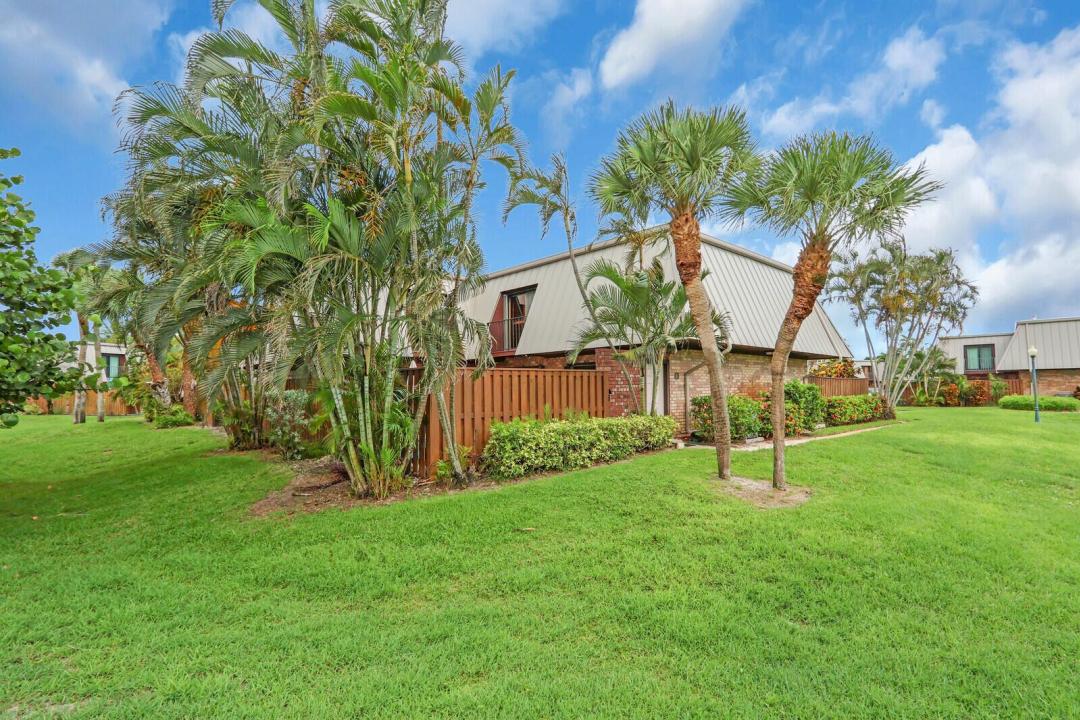 1420 OCEAN Way 7D, Jupiter, Florida 33477, USA