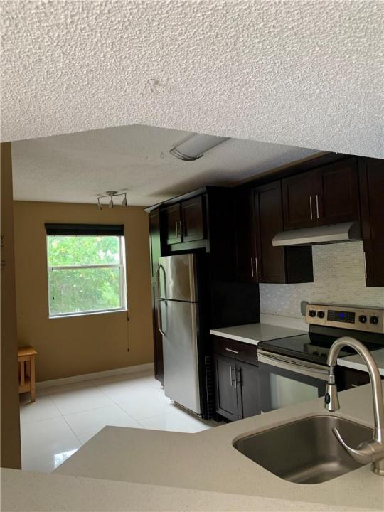 8891 Wiles Road 308, Coral Springs, Florida 33067, Stati Uniti