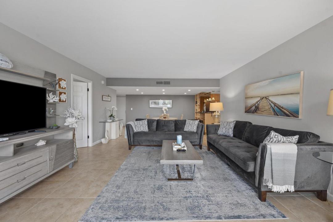 2860 S Ocean Boulevard 316, Palm Beach, Florida 33480, USA