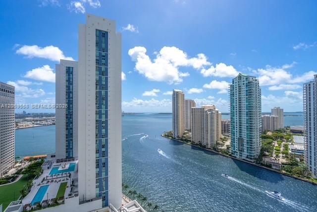 300 S Biscayne Blvd T-2416, Miami, Florida 33131, Stati Uniti