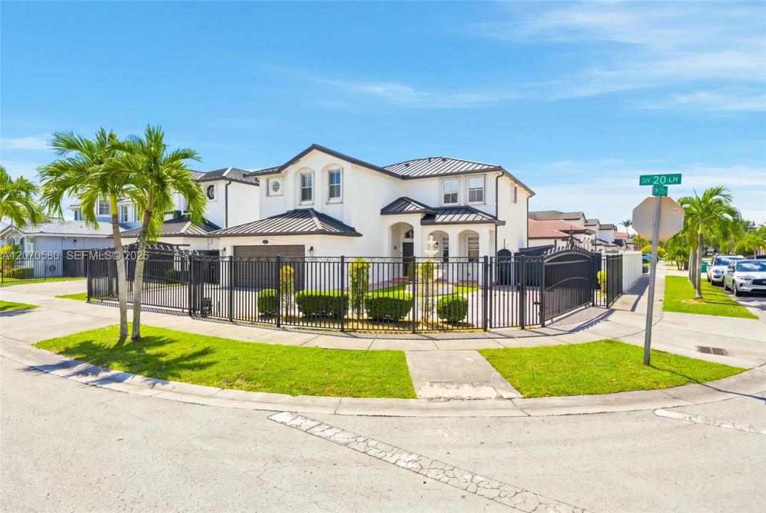15154 SW 20th Ln, Miami, Florida 33185, USA