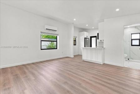 14035 NW 6th Ave, North Miami, Florida 33168, USA