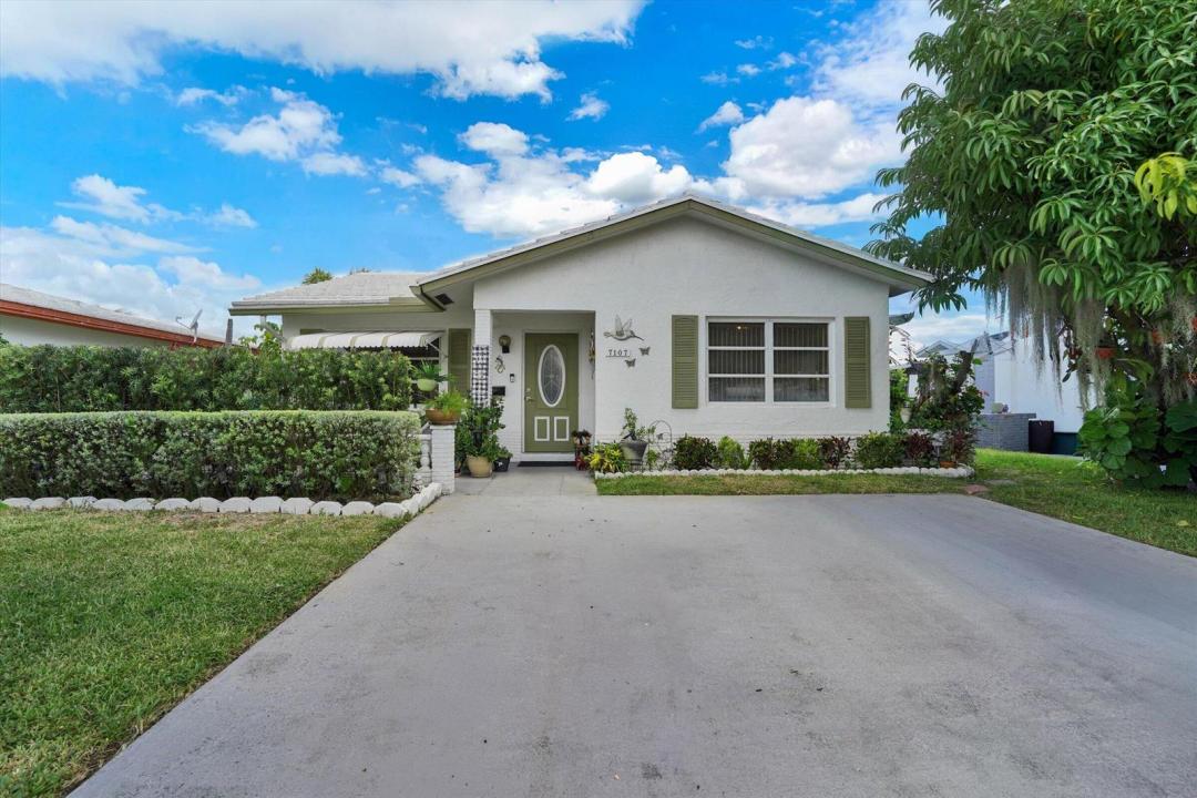 7107 NW 73RD Street, Tamarac, Florida 33321, USA