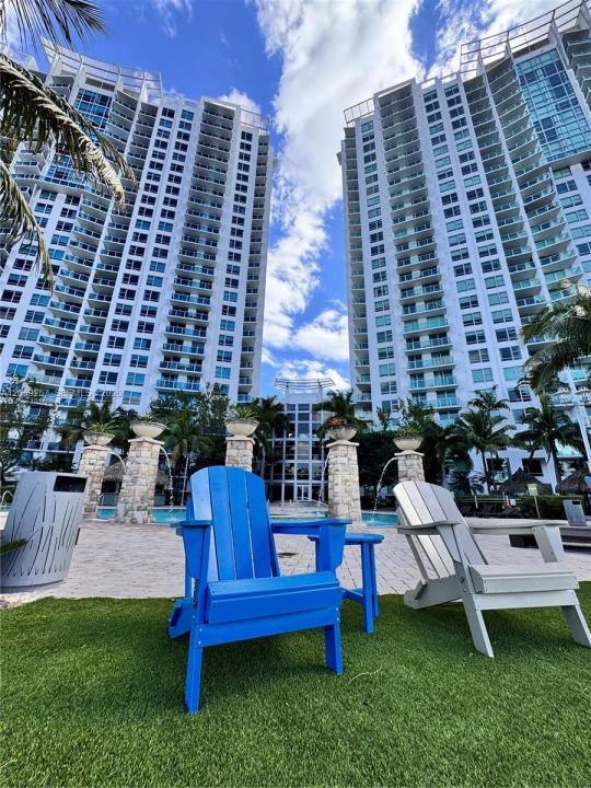 2681 N Flamingo Rd 2705S, Sunrise, Florida 33323, Stati Uniti