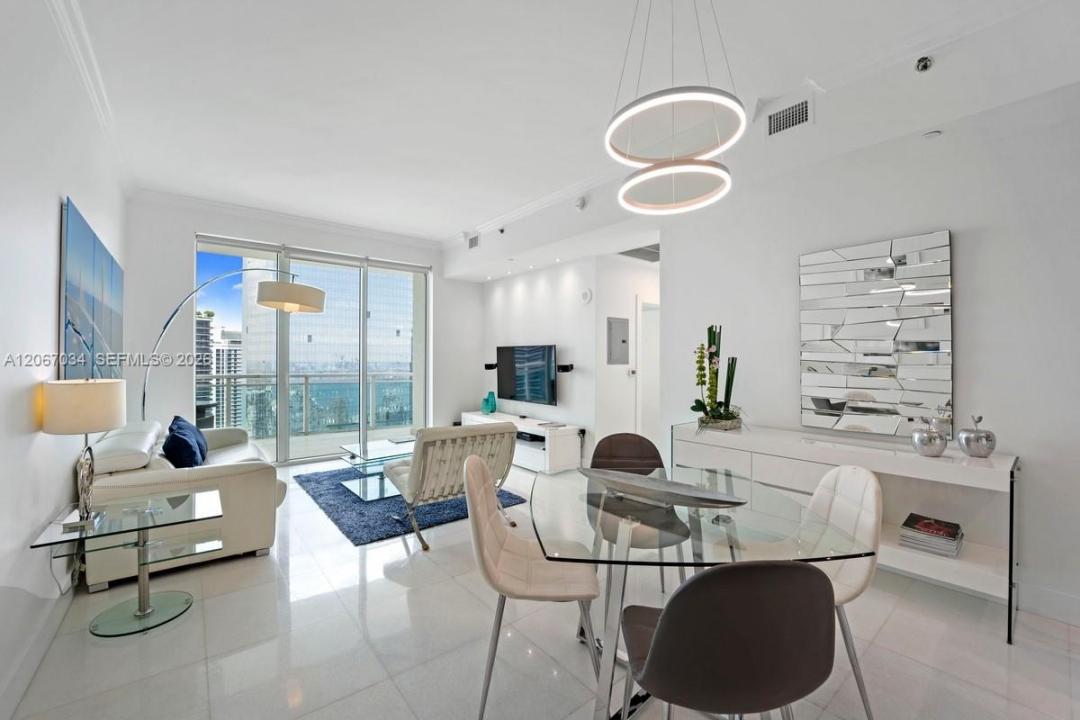 950 Brickell Bay Dr 4600, Miami, Florida 33131, Stati Uniti