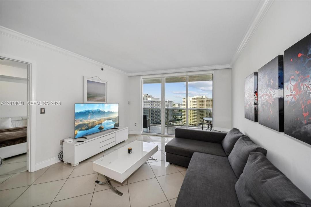 1800 S Ocean Dr 1406, Hallandale Beach, Florida 33009, USA