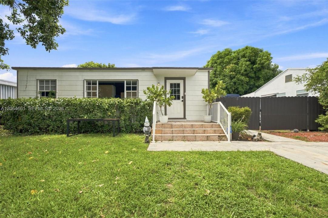 240 Carlisle Dr, Miami Springs, Floride 33166, États-Unis