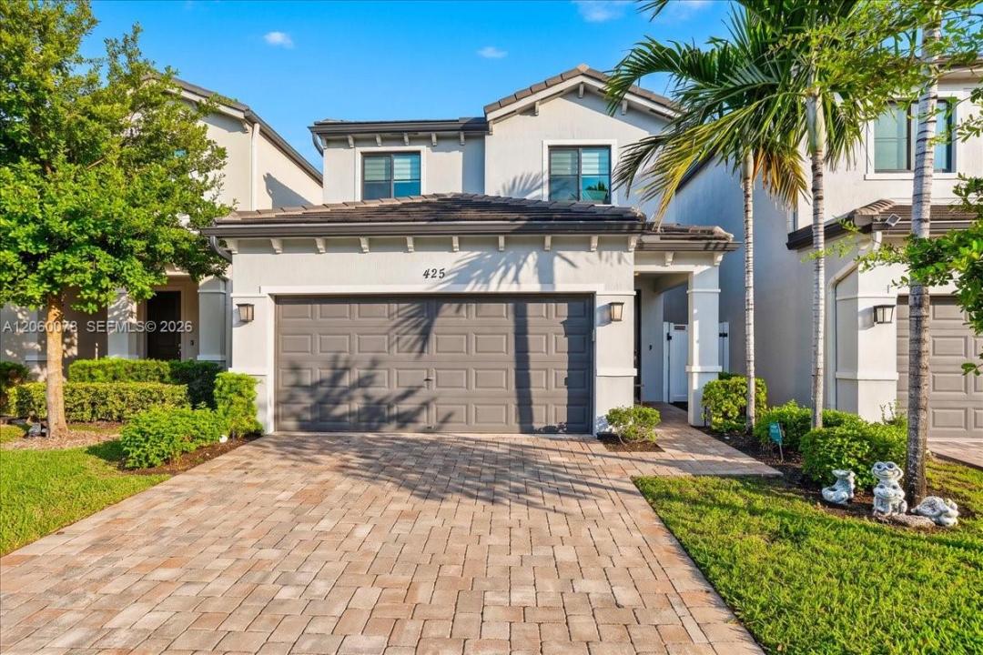 425 NW 33rd Ln, Pompano Beach, Florida 33069, USA