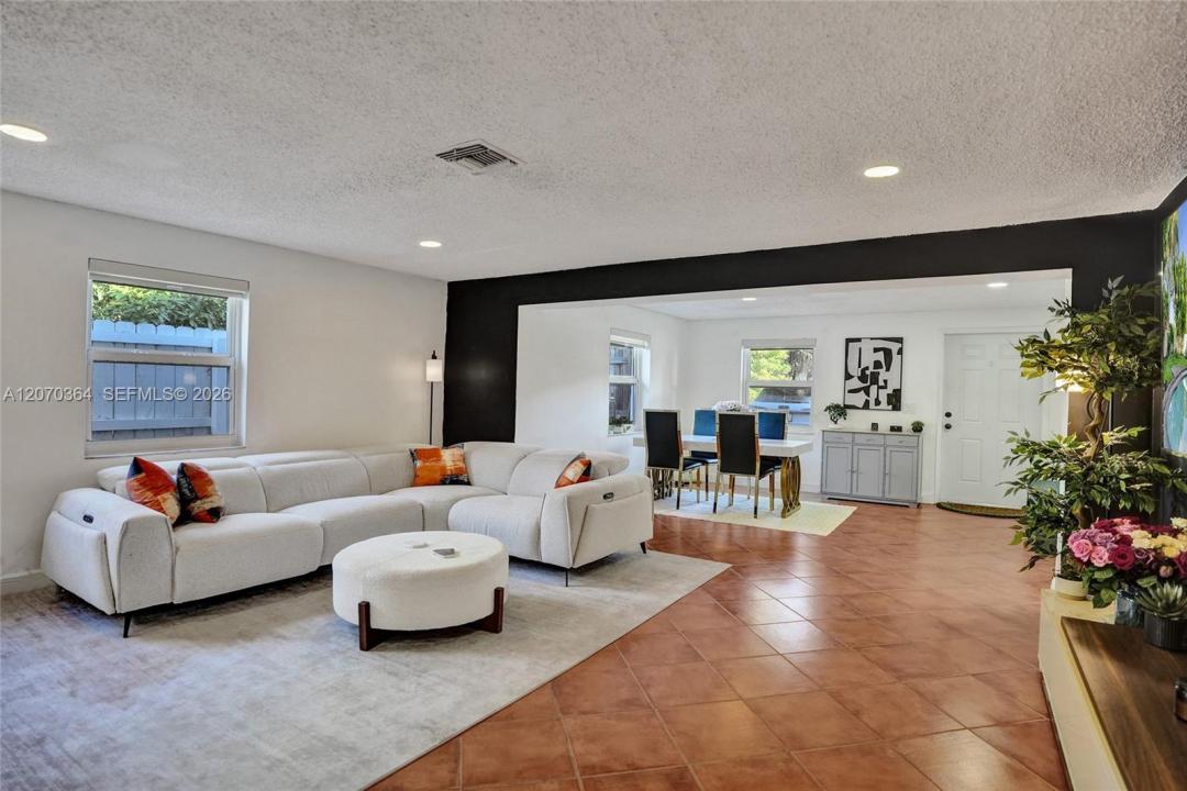 1022 NE 34th Ct, Oakland Park, Floride 33334, États-Unis