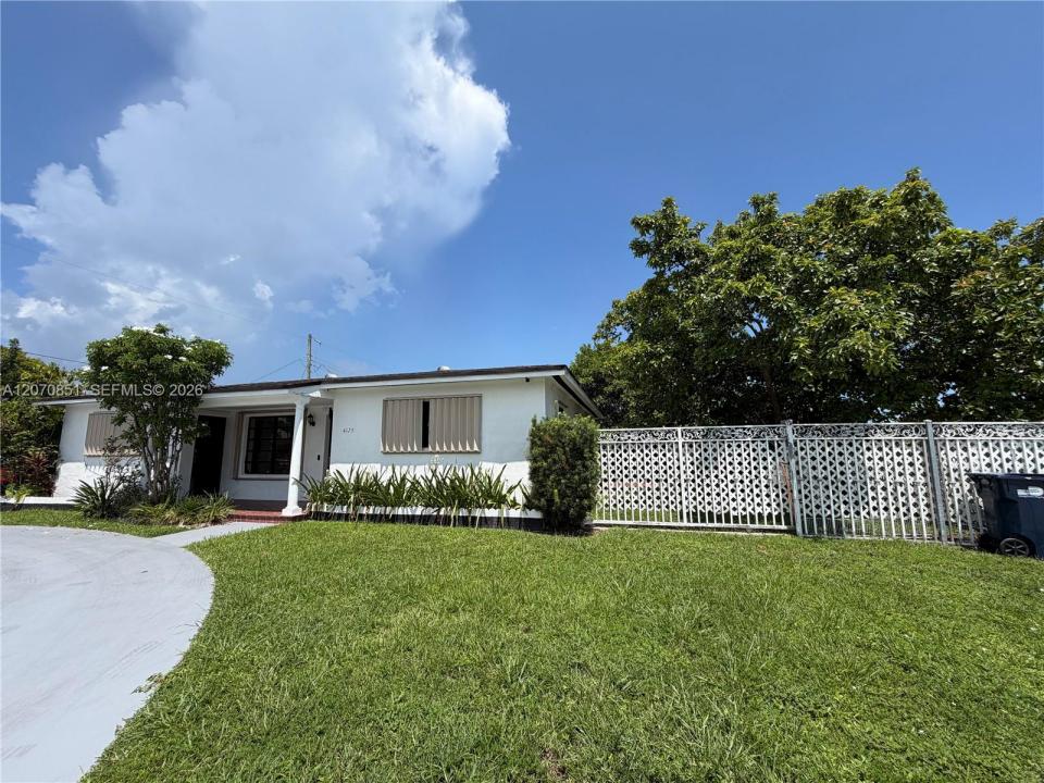 4175 SW 87th Ave 1, Miami, Floryda 33165, USA