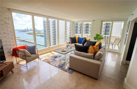 1717 N Bayshore Dr A-3157, Miami, Florida 33132, USA