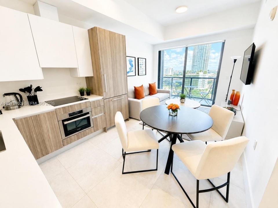 239 SW 9 St 1504, Miami, Floride 33130, États-Unis