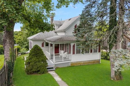 21 Bluff Avenue, Tiverton, Rhode Island 02878, USA