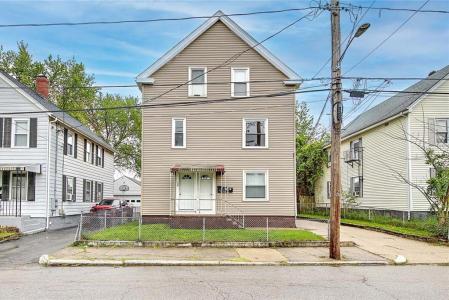 139 Hunts Avenue 1st, Pawtucket, Rhode Island 02861, Estados Unidos
