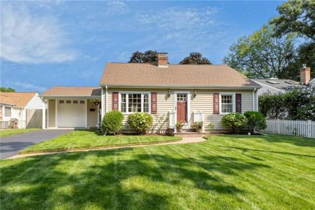10 Willington Road, Pawtucket, Rhode Island 02861, USA