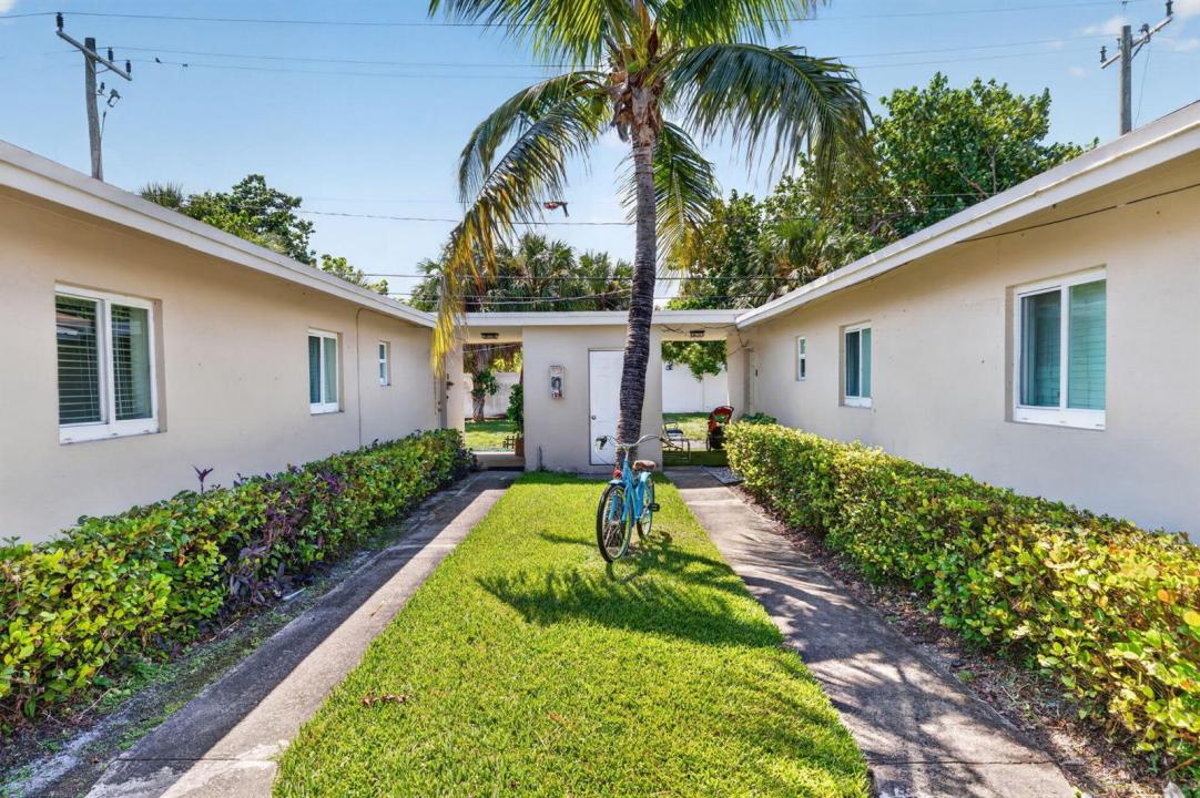 3201 NE 7th Avenue C, Pompano Beach, Florida 33064, USA