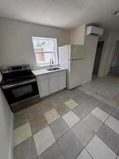 608 NE 2ND #2, Boynton Beach, Florida 33435, USA
