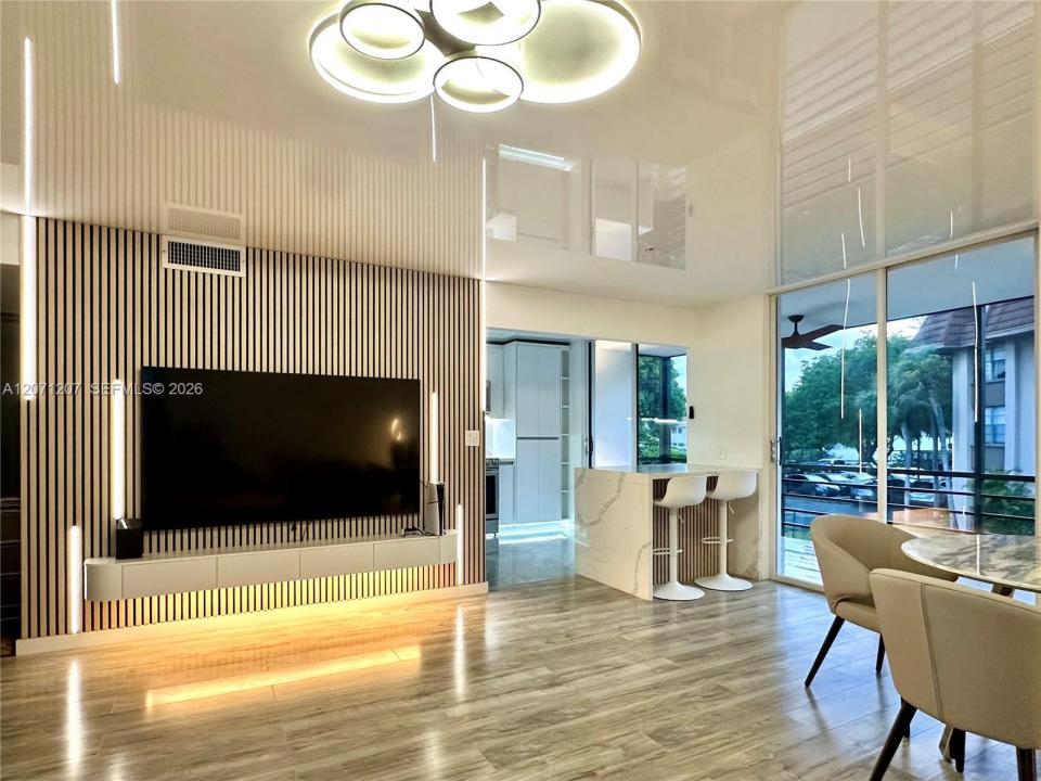671 NE 195th St 205E, Miami, Florida 33179, Stati Uniti