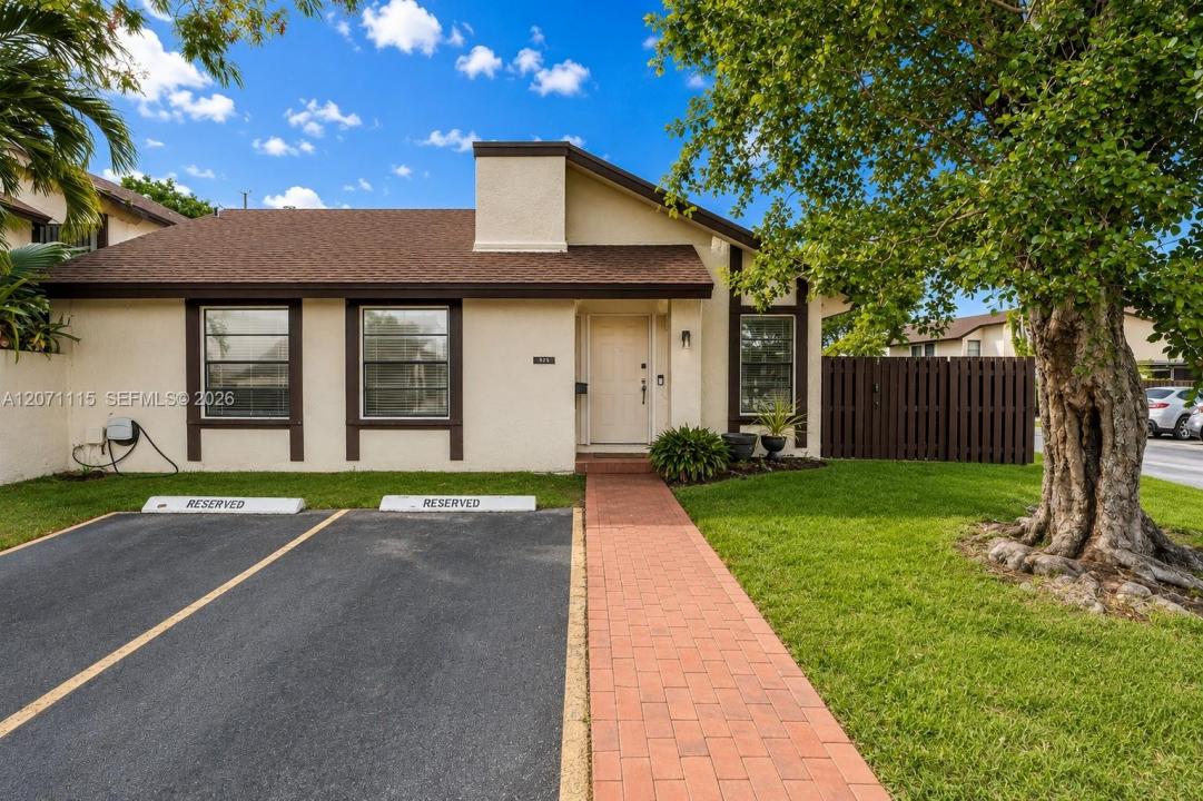 525 NW 100th Ct 525, Miami, Florida 33172, USA