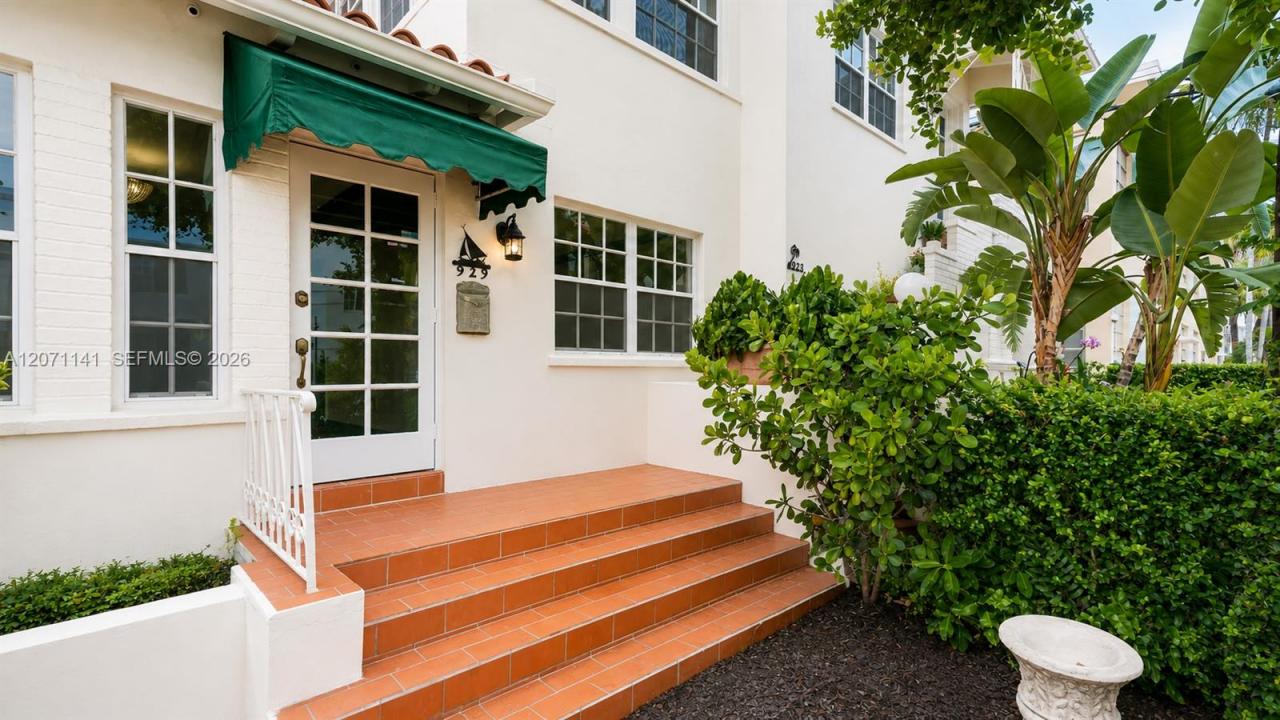 1605 Michigan Ave 929, Miami Beach, Floryda 33139, USA