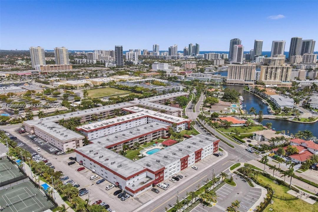 580 Egret Dr 108, Hallandale Beach, Floride 33009, États-Unis