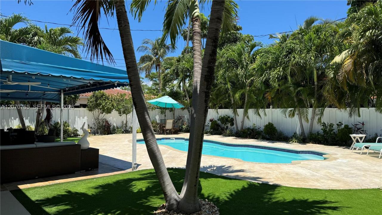 1611 71st St, Miami Beach, Florida 33141, USA